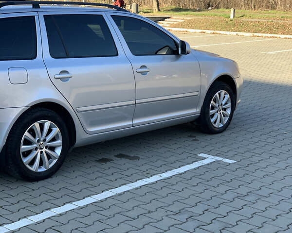 Сірий Шкода Октавія, об'ємом двигуна 1.6 л та пробігом 181 тис. км за 8799 $, фото 86 на Automoto.ua