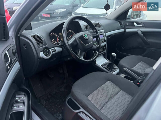 Серый Шкода Октавия, объемом двигателя 1.6 л и пробегом 280 тыс. км за 7900 $, фото 11 на Automoto.ua