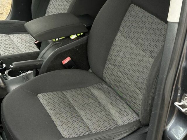 Серый Шкода Октавия, объемом двигателя 1.2 л и пробегом 301 тыс. км за 5800 $, фото 9 на Automoto.ua