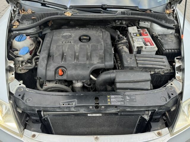 Сірий Шкода Октавія, об'ємом двигуна 2 л та пробігом 282 тис. км за 7990 $, фото 23 на Automoto.ua