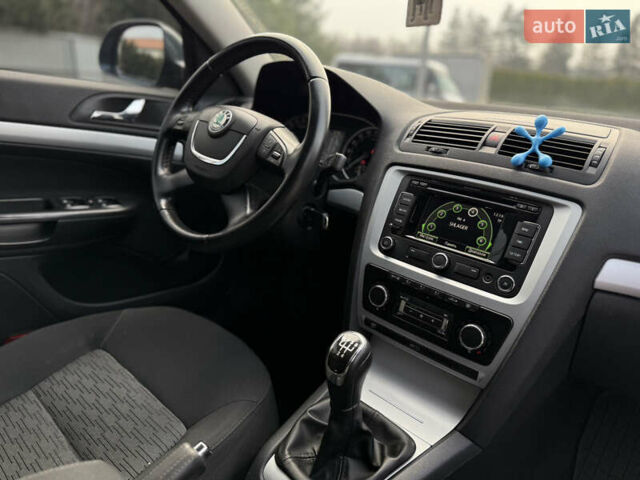 Серый Шкода Октавия, объемом двигателя 1.6 л и пробегом 245 тыс. км за 8250 $, фото 39 на Automoto.ua