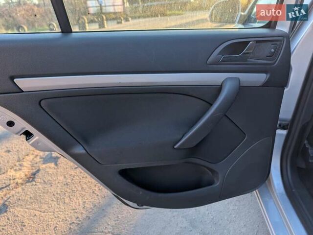 Сірий Шкода Октавія, об'ємом двигуна 1.8 л та пробігом 105 тис. км за 7850 $, фото 31 на Automoto.ua