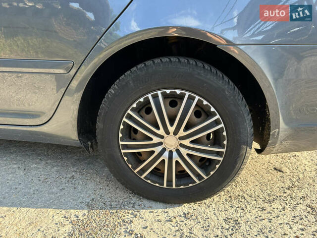 Серый Шкода Октавия, объемом двигателя 1.8 л и пробегом 221 тыс. км за 6900 $, фото 77 на Automoto.ua