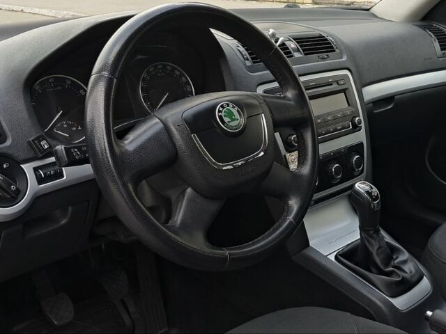 Серый Шкода Октавия, объемом двигателя 1.6 л и пробегом 133 тыс. км за 7700 $, фото 14 на Automoto.ua