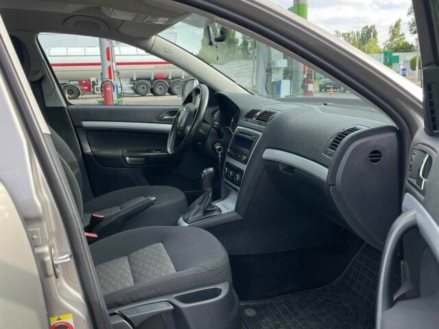 Сірий Шкода Октавія, об'ємом двигуна 1.6 л та пробігом 235 тис. км за 7140 $, фото 2 на Automoto.ua