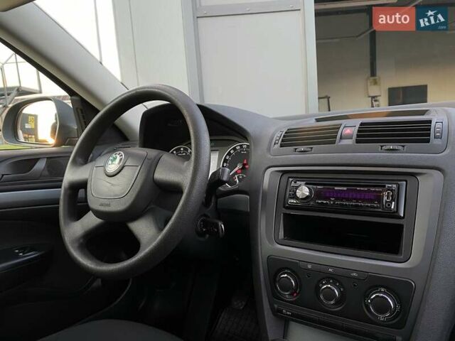 Серый Шкода Октавия, объемом двигателя 1.39 л и пробегом 229 тыс. км за 6650 $, фото 42 на Automoto.ua