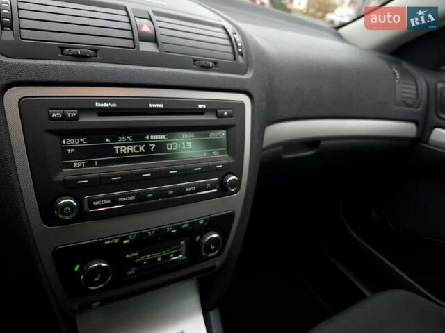 Серый Шкода Октавия, объемом двигателя 1.8 л и пробегом 190 тыс. км за 7200 $, фото 113 на Automoto.ua