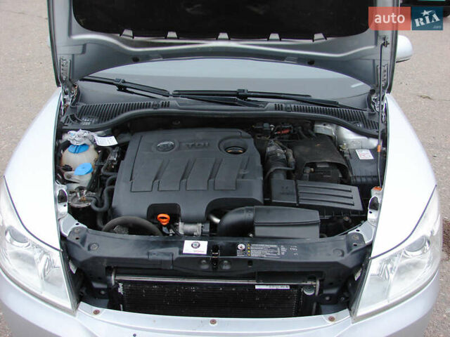 Сірий Шкода Октавія, об'ємом двигуна 1.6 л та пробігом 240 тис. км за 8000 $, фото 20 на Automoto.ua