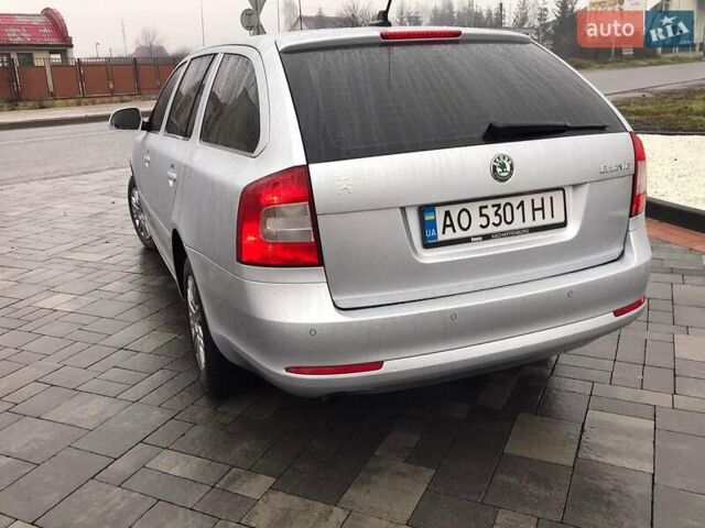 Шкода Октавия 2010 в Хусте на Automoto.ua Серый Шкода Октавия, объемом двигателя 1.6 л и пробегом 230 тыс. км за 8000 $, фото 9 на Automoto.ua