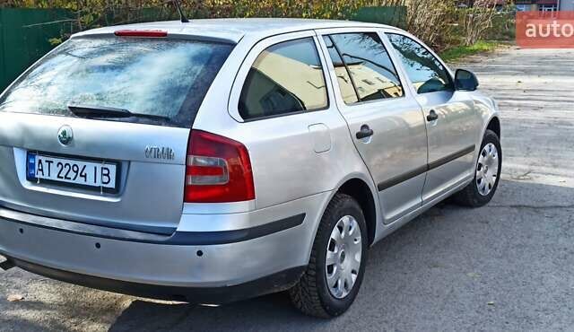 Шкода Октавія 2010 у Богородчанах на Automoto.ua Сірий Шкода Октавія, об'ємом двигуна 1.6 л та пробігом 354 тис. км за 4400 $, фото 2 на Automoto.ua