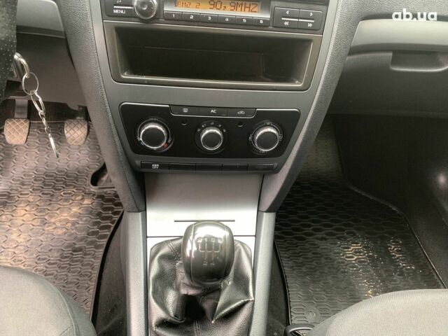 Сірий Шкода Октавія, об'ємом двигуна 1.6 л та пробігом 307 тис. км за 7190 $, фото 24 на Automoto.ua