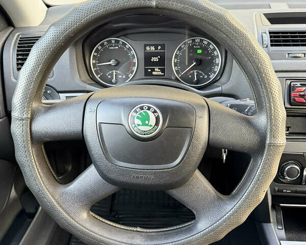 Шкода Октавія 2010 у Києві на Automoto.ua Сірий Шкода Октавія, об'ємом двигуна 1.6 л та пробігом 197 тис. км за 6950 $, фото 18 на Automoto.ua