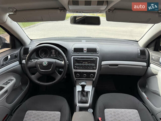 Серый Шкода Октавия, объемом двигателя 1.6 л и пробегом 201 тыс. км за 9600 $, фото 21 на Automoto.ua