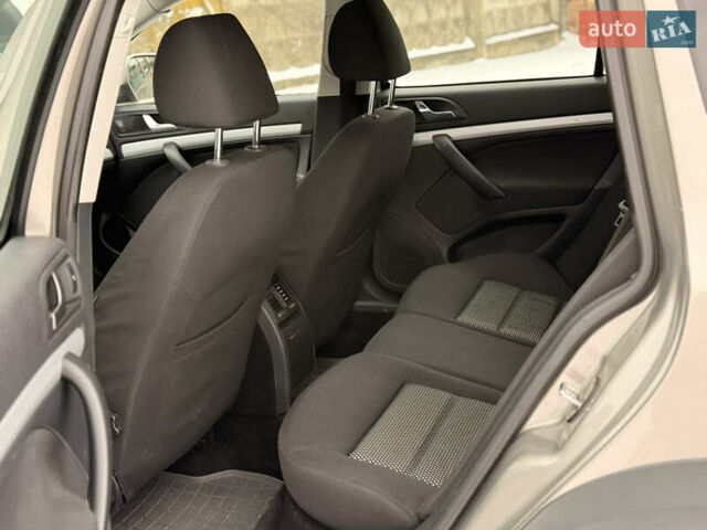 Сірий Шкода Октавія, об'ємом двигуна 1.8 л та пробігом 200 тис. км за 8000 $, фото 15 на Automoto.ua
