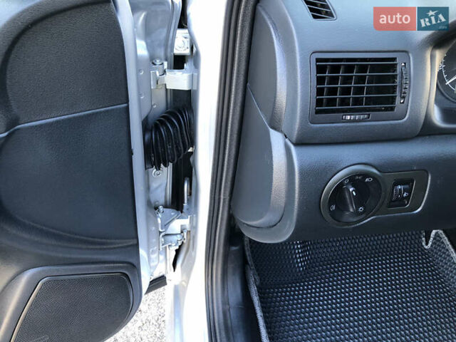 Сірий Шкода Октавія, об'ємом двигуна 1.6 л та пробігом 160 тис. км за 7300 $, фото 31 на Automoto.ua