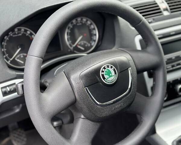Сірий Шкода Октавія, об'ємом двигуна 1.99 л та пробігом 299 тис. км за 8600 $, фото 43 на Automoto.ua