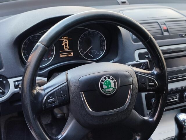 Серый Шкода Октавия, объемом двигателя 1.6 л и пробегом 280 тыс. км за 7300 $, фото 2 на Automoto.ua