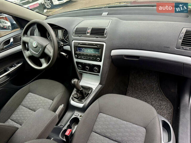 Сірий Шкода Октавія, об'ємом двигуна 1.8 л та пробігом 199 тис. км за 6599 $, фото 25 на Automoto.ua