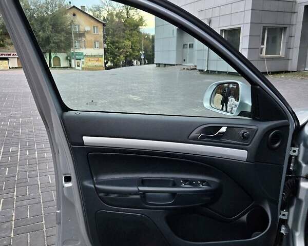 Серый Шкода Октавия, объемом двигателя 1.98 л и пробегом 189 тыс. км за 9999 $, фото 68 на Automoto.ua