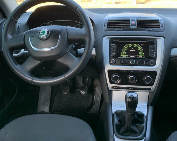 Сірий Шкода Октавія, об'ємом двигуна 1.6 л та пробігом 181 тис. км за 8799 $, фото 44 на Automoto.ua