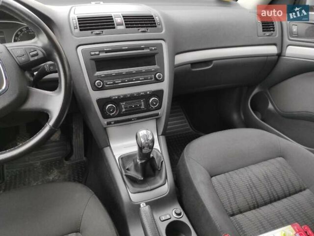 Серый Шкода Октавия, объемом двигателя 1.6 л и пробегом 310 тыс. км за 7650 $, фото 26 на Automoto.ua