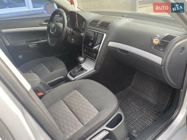 Серый Шкода Октавия, объемом двигателя 1.6 л и пробегом 288 тыс. км за 7500 $, фото 7 на Automoto.ua