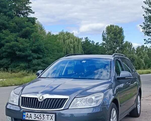 Серый Шкода Октавия, объемом двигателя 1.6 л и пробегом 325 тыс. км за 8000 $, фото 6 на Automoto.ua