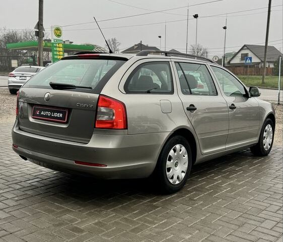 Серый Шкода Октавия, объемом двигателя 1.4 л и пробегом 174 тыс. км за 7500 $, фото 3 на Automoto.ua