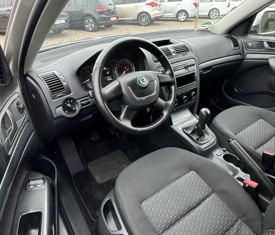 Серый Шкода Октавия, объемом двигателя 1.4 л и пробегом 174 тыс. км за 7500 $, фото 9 на Automoto.ua