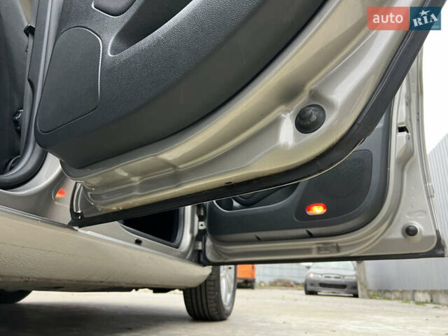 Сірий Шкода Октавія, об'ємом двигуна 1.6 л та пробігом 188 тис. км за 9200 $, фото 94 на Automoto.ua