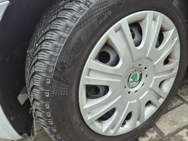 Шкода Октавія 2010 у Кропивницькому (Кіровограді) на Automoto.ua Сірий Шкода Октавія, об'ємом двигуна 1.6 л та пробігом 240 тис. км за 8200 $, фото 7 на Automoto.ua