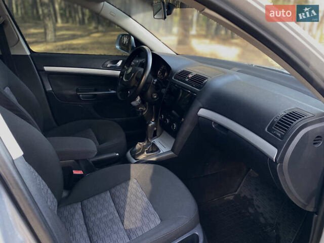 Серый Шкода Октавия, объемом двигателя 1.6 л и пробегом 303 тыс. км за 7500 $, фото 10 на Automoto.ua