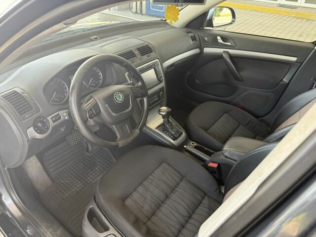 Сірий Шкода Октавія, об'ємом двигуна 2 л та пробігом 275 тис. км за 6900 $, фото 4 на Automoto.ua