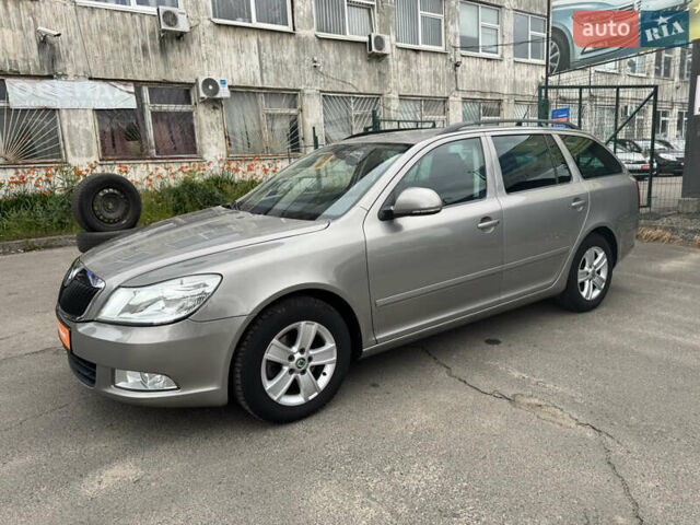 Серый Шкода Октавия, объемом двигателя 1.6 л и пробегом 247 тыс. км за 9900 $, фото 47 на Automoto.ua