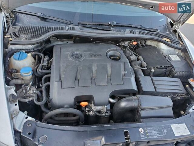 Сірий Шкода Октавія, об'ємом двигуна 1.6 л та пробігом 211 тис. км за 7500 $, фото 4 на Automoto.ua