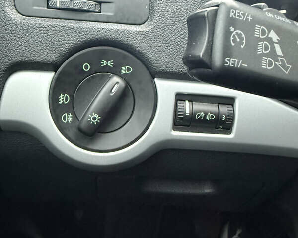 Сірий Шкода Октавія, об'ємом двигуна 1.6 л та пробігом 183 тис. км за 7500 $, фото 36 на Automoto.ua