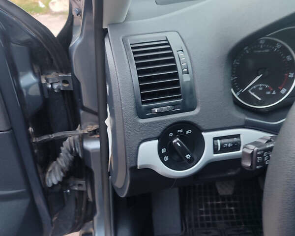 Сірий Шкода Октавія, об'ємом двигуна 1.8 л та пробігом 160 тис. км за 7700 $, фото 19 на Automoto.ua