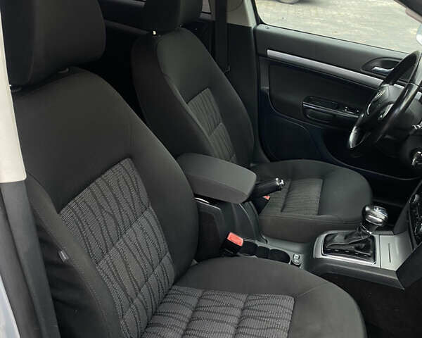 Серый Шкода Октавия, объемом двигателя 2 л и пробегом 259 тыс. км за 7200 $, фото 19 на Automoto.ua