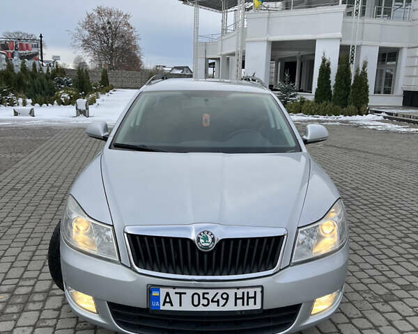 Серый Шкода Октавия, объемом двигателя 1.6 л и пробегом 315 тыс. км за 6700 $, фото 2 на Automoto.ua