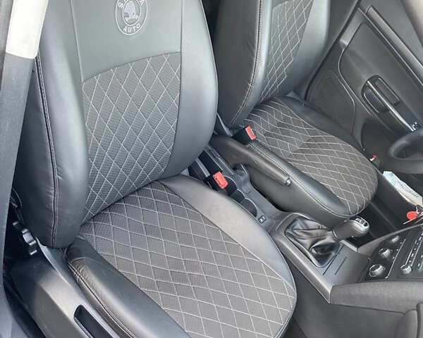 Серый Шкода Октавия, объемом двигателя 1.6 л и пробегом 310 тыс. км за 7300 $, фото 11 на Automoto.ua