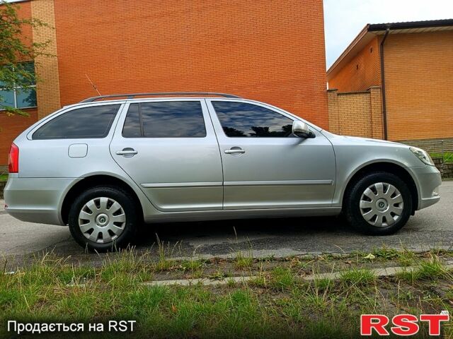 Серый Шкода Октавия, объемом двигателя 1.4 л и пробегом 220 тыс. км за 7300 $, фото 2 на Automoto.ua
