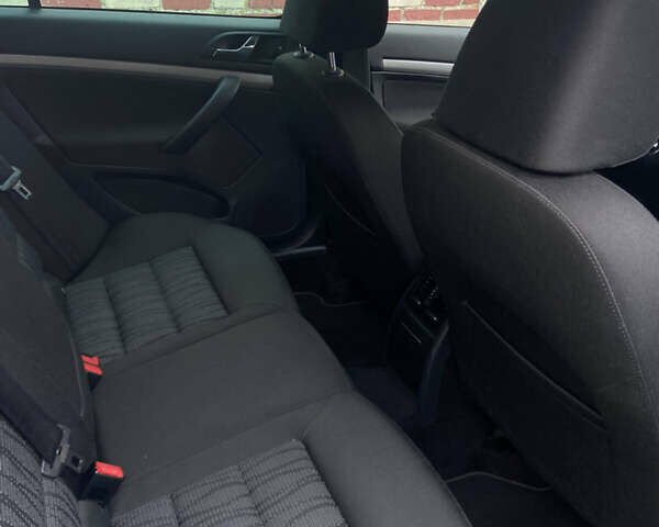 Серый Шкода Октавия, объемом двигателя 1.8 л и пробегом 243 тыс. км за 8100 $, фото 1 на Automoto.ua