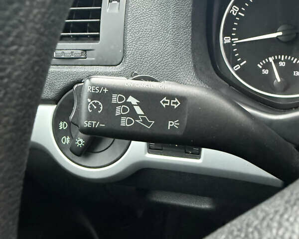 Сірий Шкода Октавія, об'ємом двигуна 1.6 л та пробігом 183 тис. км за 7500 $, фото 37 на Automoto.ua