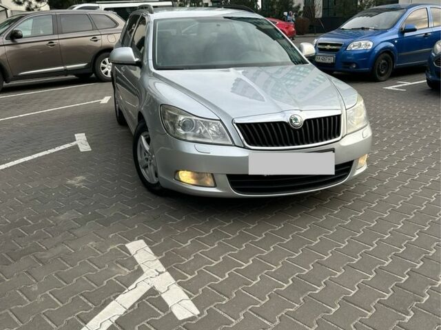 Серый Шкода Октавия, объемом двигателя 2 л и пробегом 312 тыс. км за 7300 $, фото 2 на Automoto.ua