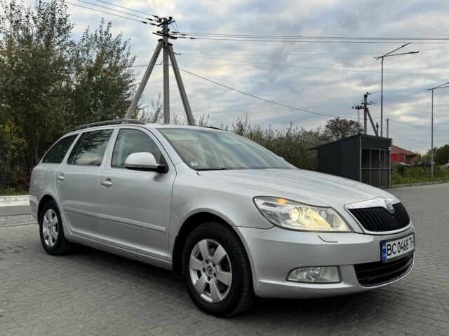 Сірий Шкода Октавія, об'ємом двигуна 2 л та пробігом 282 тис. км за 7990 $, фото 1 на Automoto.ua