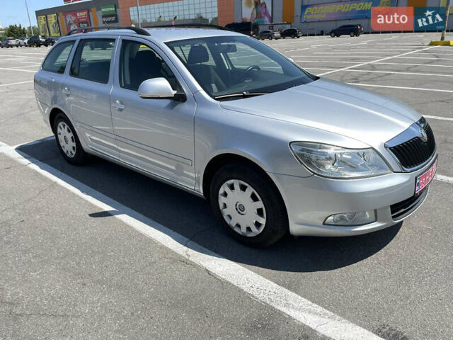 Серый Шкода Октавия, объемом двигателя 1.6 л и пробегом 239 тыс. км за 8000 $, фото 1 на Automoto.ua