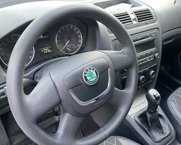 Серый Шкода Октавия, объемом двигателя 1.6 л и пробегом 310 тыс. км за 7300 $, фото 19 на Automoto.ua