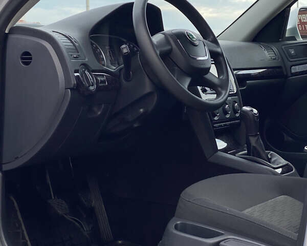 Серый Шкода Октавия, объемом двигателя 2 л и пробегом 273 тыс. км за 8200 $, фото 51 на Automoto.ua