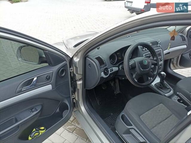 Серый Шкода Октавия, объемом двигателя 1.6 л и пробегом 312 тыс. км за 7900 $, фото 9 на Automoto.ua