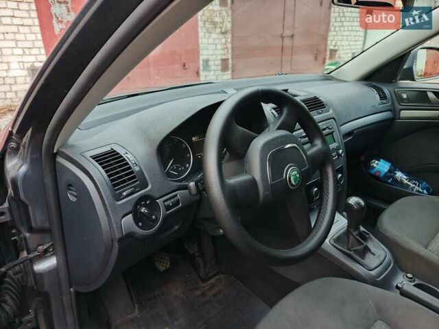 Шкода Октавия 2010 в Чернигове на Automoto.ua Серый Шкода Октавия, объемом двигателя 1.6 л и пробегом 199 тыс. км за 7200 $, фото 30 на Automoto.ua